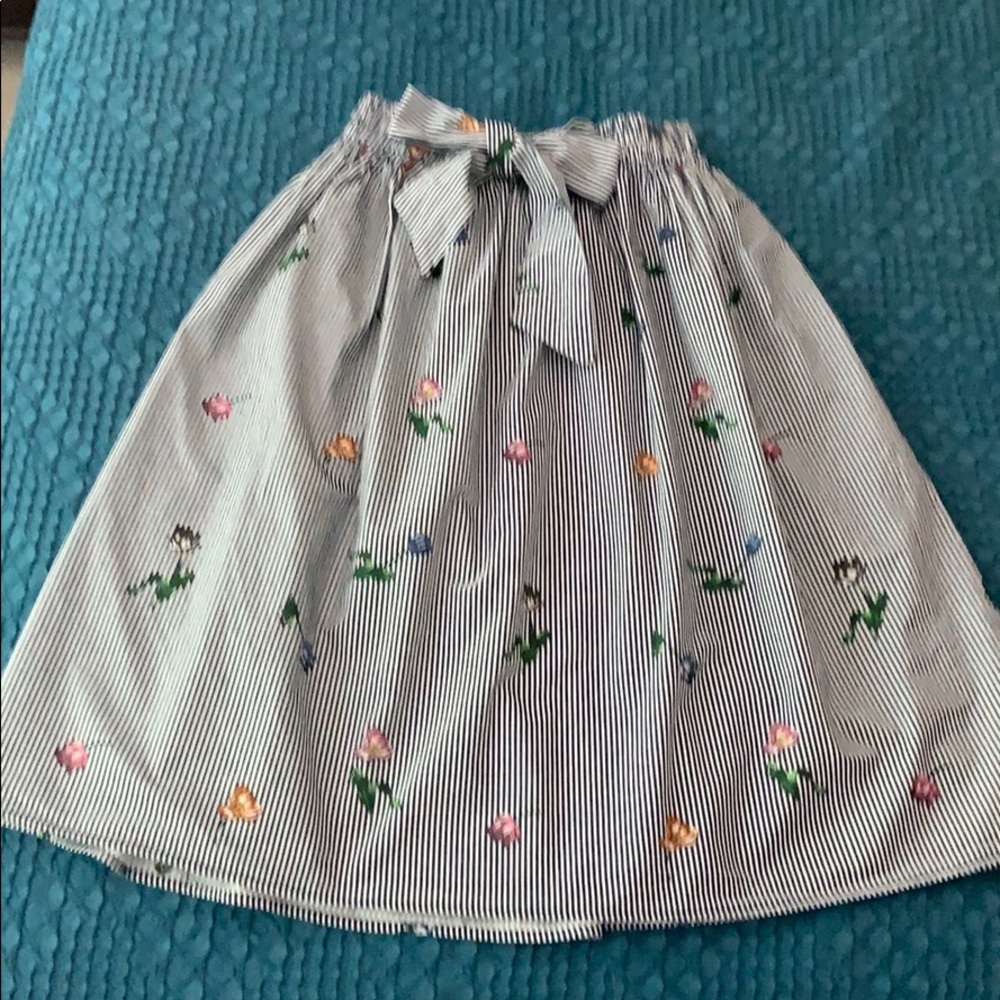 Elastic waist skirt